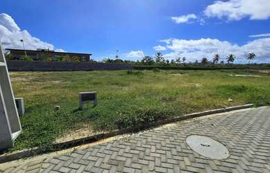 Imagem: O terreno possui 553m² de Área e está localizado em Barra