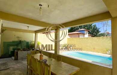 Imagem: A casa possui 5 Dormitórios, 4 Banheiros, 3 Vagas na garagem