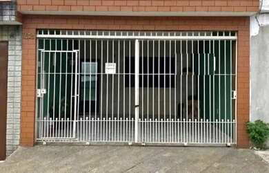 Imagem: A casa possui 2 Dormitórios, 1 Banheiro, 2 Vagas na garagem