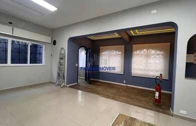 Imagem: A casa possui 2 Dormitórios, 3 Banheiros, 2 Vagas na garagem