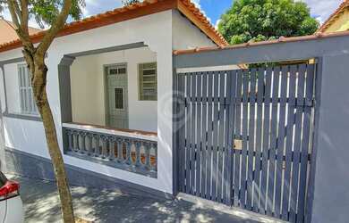 Imagem: A casa possui 2 Dormitórios, 1 Banheiro, 83m² de Área e