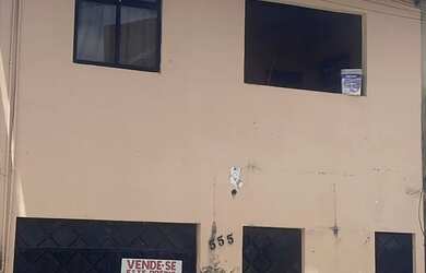 Imagem: A casa possui 2 Dormitórios, 1 Banheiro e 1 Vaga na garagem