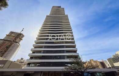 Imagem: O apartamento possui 3 Dormitórios, 4 Banheiros, 2 Vagas na