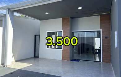 Imagem: A casa em condomínio possui 3 Dormitórios, 2 Banheiros, 2