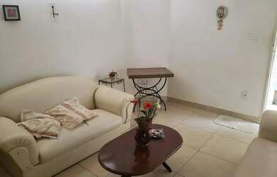 Imagem: A casa possui 3 Dormitórios, 2 Banheiros, 1 Vaga na garagem