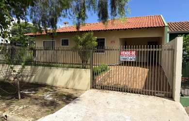 Imagem: A casa à venda possui 3 Dormitórios, 2 Banheiros, 2 Vagas