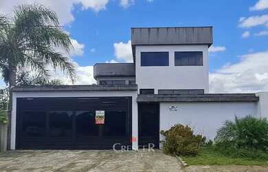 Imagem: A casa à venda possui 5 Dormitórios, 5 Banheiros, 2 Vagas