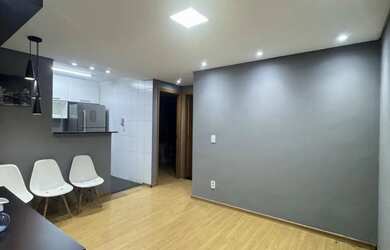 Imagem: O apartamento possui 2 Dormitórios, 1 Banheiro, 1 Vaga na garagem