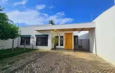 Imagem: A casa possui 2 Dormitórios, 3 Banheiros, 3 Vagas na garagem