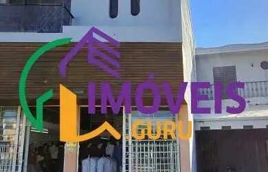 Imagem: A casa possui 4 Dormitórios, 3 Banheiros, 4 Vagas na garagem