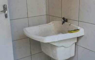 Imagem: A kitnet possui 5 Dormitórios, 1 Banheiro e está localizado