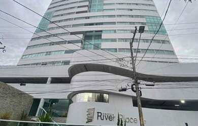 Imagem: O apartamento possui 4 Dormitórios, 4 Banheiros, 2 Vagas na