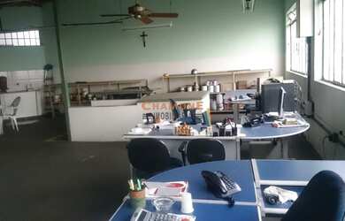 Imagem 12: Casa, loja e galpão. Varanda, 300m² de Área, 2 Banheirose3 Dormitórios