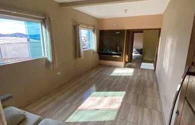 Imagem: A casa possui 5 Dormitórios, 2 Banheiros, 2 Vagas na garagem