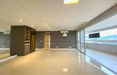 Imagem: O apartamento possui 4 Dormitórios, 5 Banheiros, 3 Vagas na