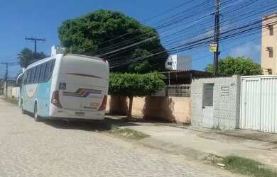 Imagem: O apartamento possui 3 Dormitórios, 1 Banheiro, 1 Vaga na garagem