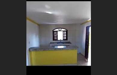 Imagem: A casa possui 2 Dormitórios, 1 Banheiro, 1 Vaga na garagem