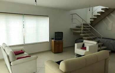 Imagem: A casa em condomínio possui 3 Dormitórios, 4 Banheiros, 3