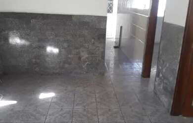 Imagem: A casa possui 3 Dormitórios, 1 Banheiro e está localizado