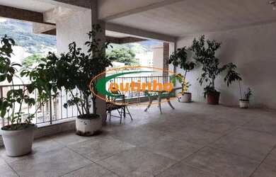 Imagem: O apartamento possui 1 Dormitório, 2 Banheiros, 1 Vaga na garagem