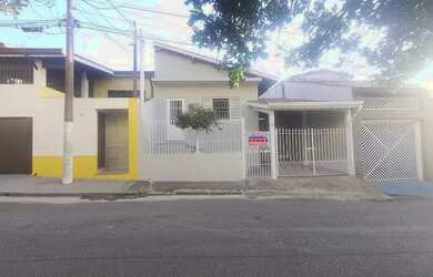 Imagem: A casa possui 2 Dormitórios, 2 Banheiros, 1 Vaga na garagem