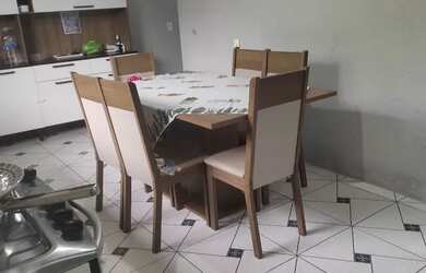 Imagem: A casa possui 2 Dormitórios, 1 Banheiro, 1 Vaga na garagem