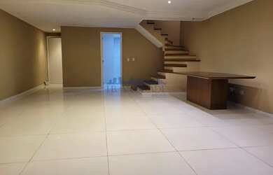 Imagem: A casa em condomínio possui 3 Dormitórios, 4 Banheiros, 3