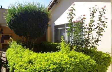 Imagem: A casa possui 2 Dormitórios, 1 Banheiro, 3 Vagas na garagem