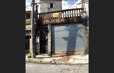 Imagem: A casa possui 4 Dormitórios, 2 Banheiros, 2 Vagas na garagem