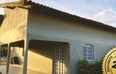 Imagem: A casa possui 2 Dormitórios, 2 Banheiros, 3 Vagas na garagem