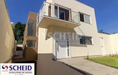 Imagem: A casa possui 4 Dormitórios, 5 Banheiros, 5 Vagas na garagem