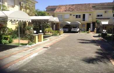 Imagem: A casa em condomínio possui 3 Dormitórios, 1 Banheiro, 1 Vaga