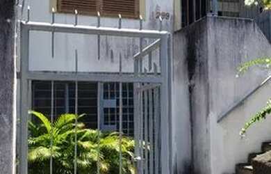 Imagem: A casa possui 3 Dormitórios, 2 Banheiros, 1 Vaga na garagem