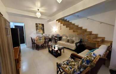 Imagem: A casa possui 2 Dormitórios, 1 Banheiro, 1 Vaga na garagem