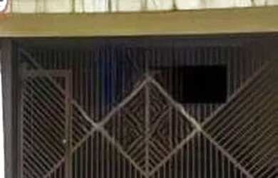 Imagem: A casa possui 2 Dormitórios, 2 Banheiros, 2 Vagas na garagem