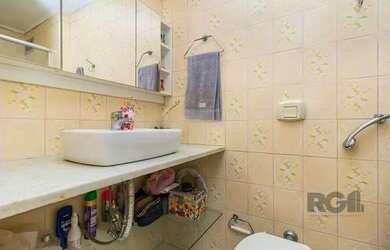 Imagem 7: Um Belo apartamento de 2 dormítorios ,com vaga de garagem no bairro Bela...