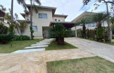 Imagem: A casa em condomínio possui 4 Dormitórios, 2 Banheiros, 4