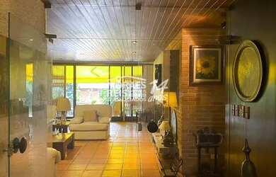 Imagem: A casa para alugar possui 5 Dormitórios, 4 Banheiros, 3 Vagas