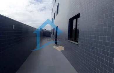 Imagem: O apartamento possui 3 Dormitórios, 1 Banheiro, 3 Vagas na