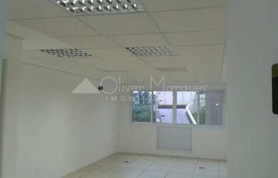 Imagem: O depósito possui 1 Vaga na garagem e 38m² de Área e está