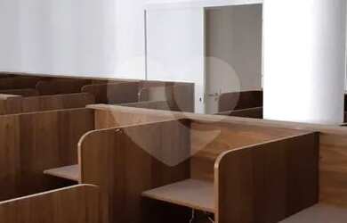 Imagem: O depósito possui 3241m² de Área e está localizado em Centro