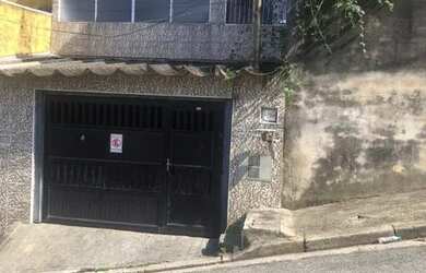 Imagem: A casa à venda possui 4 Dormitórios, 2 Banheiros, 1 Vaga na