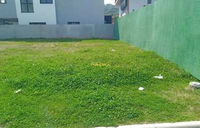 Imagem: O terreno possui 128m² de Área e está localizado em Santa