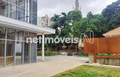 Imagem: O depósito possui 4 Vagas na garagem e 111m² de Área e está