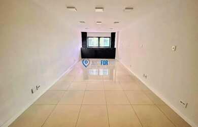 Imagem: O depósito possui 1 Vaga na garagem e 36m² de Área e está