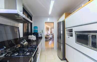 Imagem 15: Apartamento Mobiliado em Andar Alto com 3 Suítes e 203m2 para alugar...