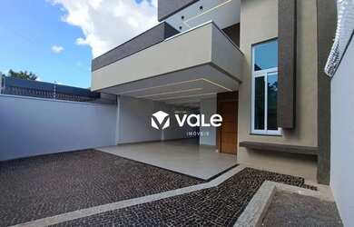 Imagem: A casa possui 3 Dormitórios, 4 Banheiros, 4 Vagas na garagem