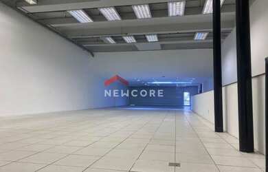 Imagem: O depósito possui 1 Vaga na garagem, 1.474m² de Área e está