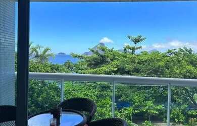 Imagem: O apartamento possui 4 Dormitórios, 2 Banheiros, 3 Vagas na