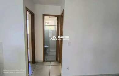 Imagem 5: Vendo apartamento no 4º andar com 2 quartos, armários planejados na cozinha em